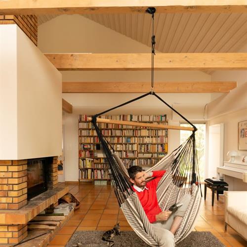 her en mulighed for at montere hængestolen i loftet